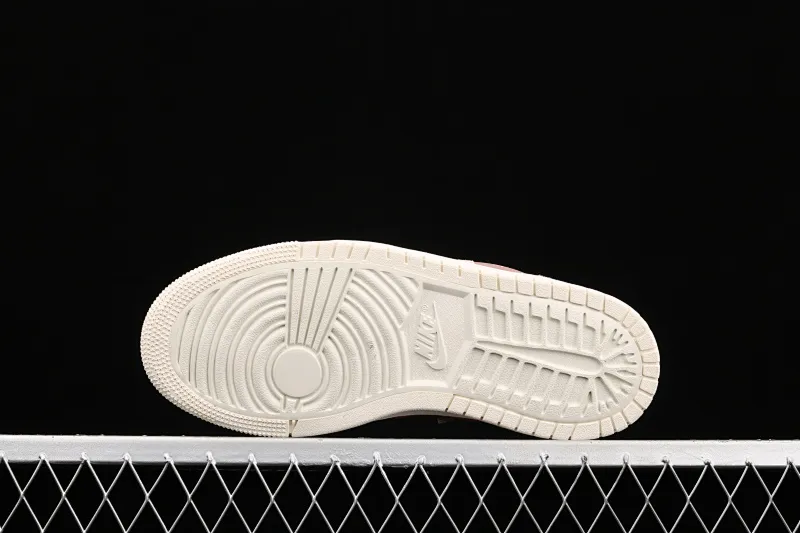 All categories Air Jordan Jordan series basketball shoes Air Jordan 1 High G version Air Jordan 1 Zoom CMFT AJ1 Joe 1 bean paste dirty powder CT0979-602